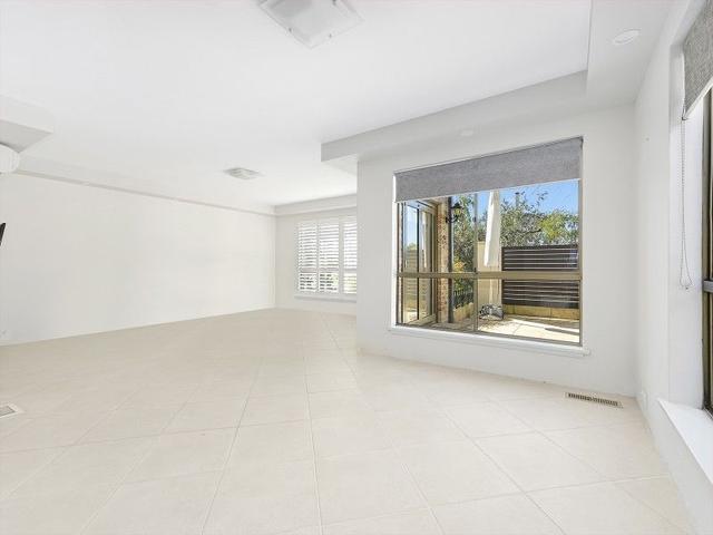 2/14 Lloyd Avenue, NSW 2110