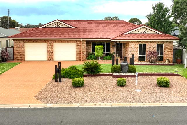 2 Stromness Court, NSW 2731