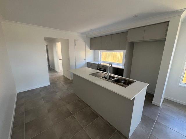 9 Pomax Street, QLD 4305
