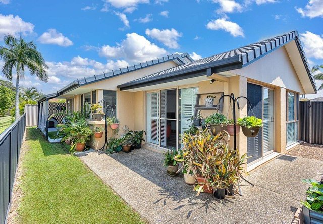 2/63 Saint Kevins Avenue, QLD 4217