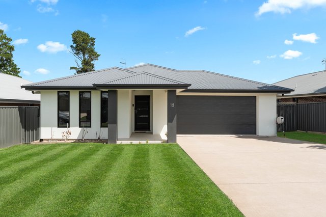 12 Huxtable Place, NSW 2580