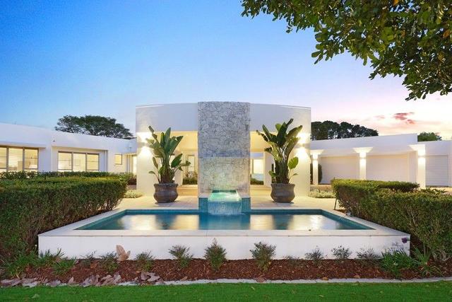 2228 Arnold Palmer Drive, QLD 4212