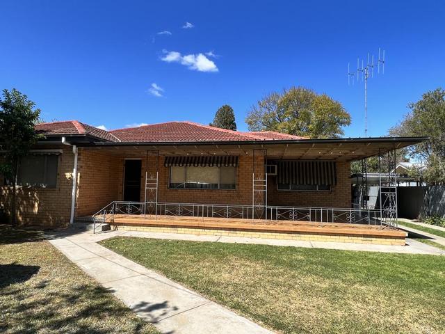 14 Tocumwal St, NSW 2713