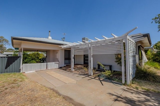 2 Oak Ave, VIC 3500