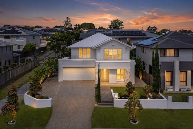 30 Executive Way, QLD 4035