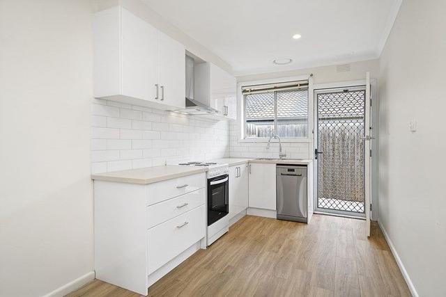 2/12 Blenheim Street, VIC 3165