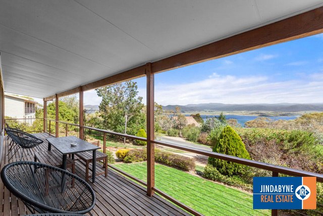 9 Camira Avenue, NSW 2627