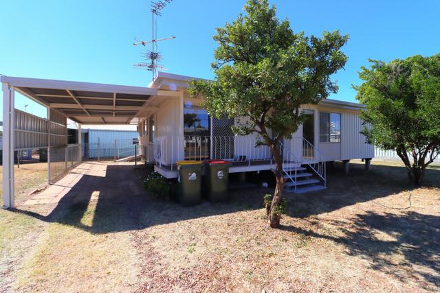 4 Milne Bay Rd, QLD 4825