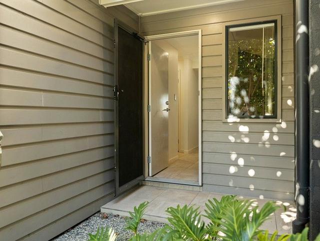 17 Woodroffe Crescent, QLD 4301
