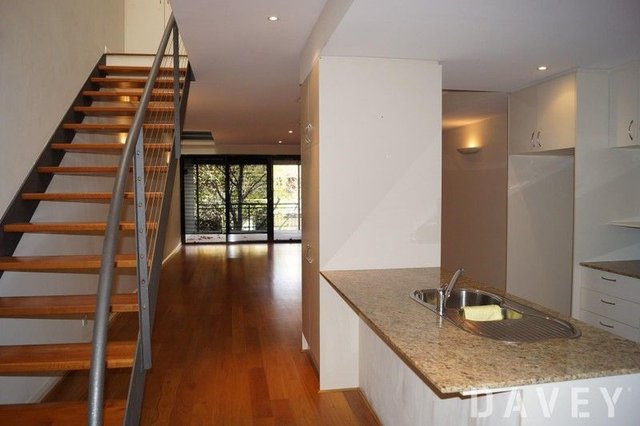 5/4 Centro Avenue, WA 6008