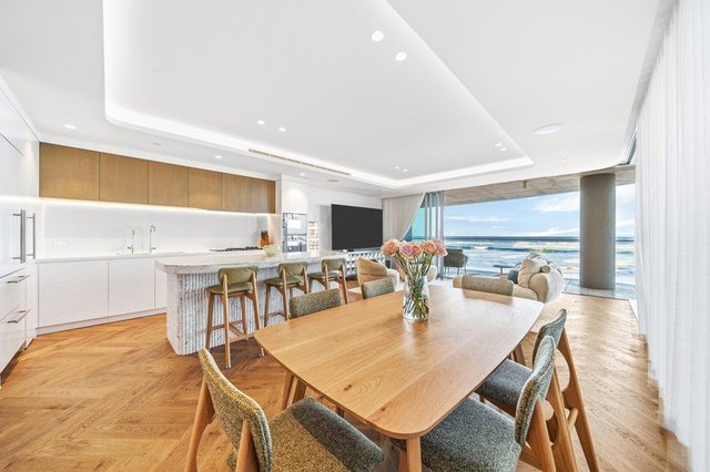 2/3519 Main Beach Parade, QLD 4217