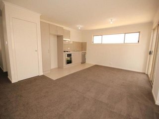 Kitchen/ Living