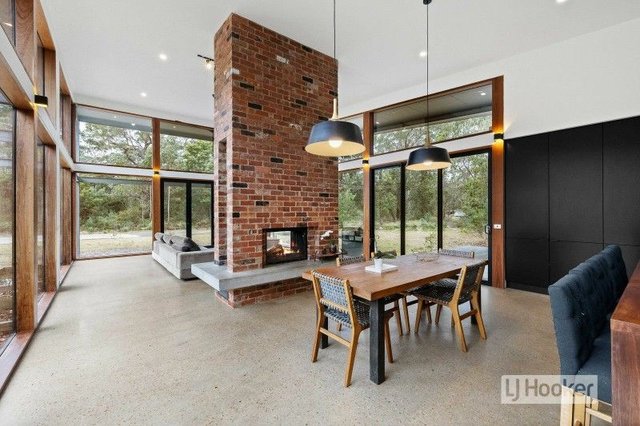 170 Centre Road, VIC 3880