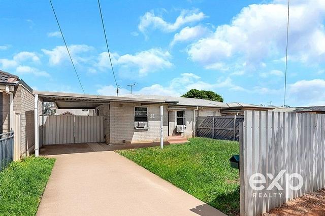 11 Small Crescent, SA 5114