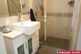 Bathroom (2017-05-11)