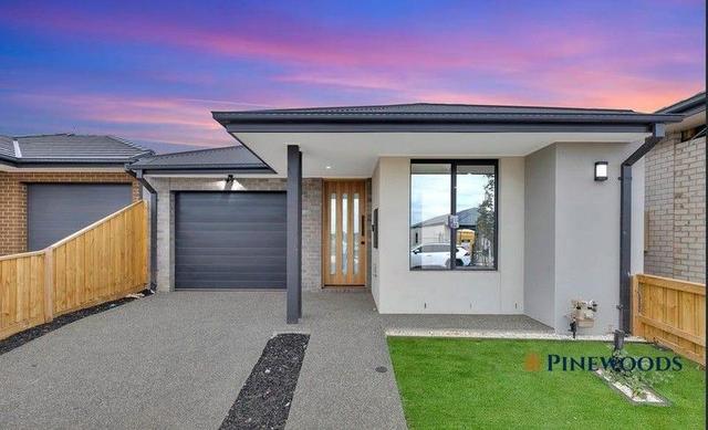 8 Uttar Way, VIC 3335