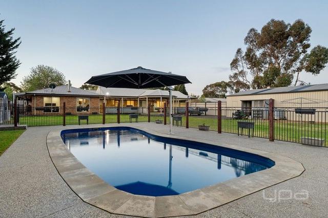 8 Gloaming Ride, VIC 3337