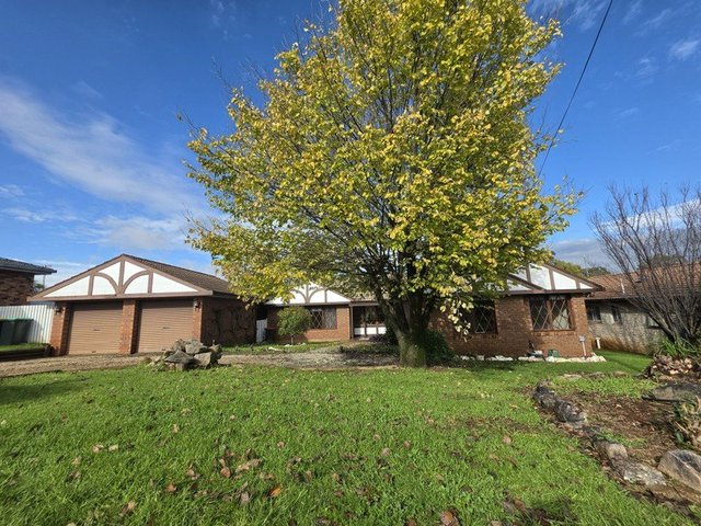 2 Nuthall Crescent, NSW 2594
