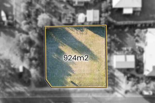 12 Falcon Grove, VIC 3904