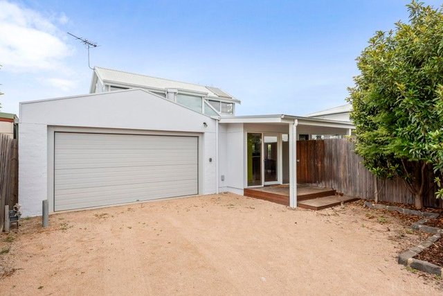 2/10 Beachwood Drive, VIC 3225