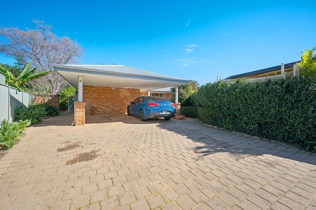 8 Uralla Close, WA 6107