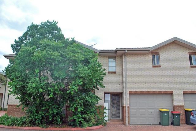 6/12 Pine Road, NSW 2170