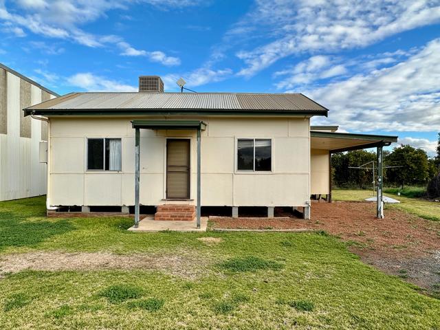 House 1/467 Kidman Way, NSW 2680