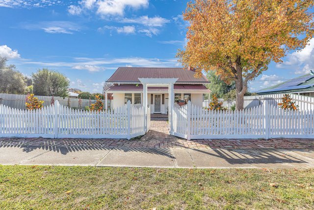 447 Cressy Street, NSW 2710