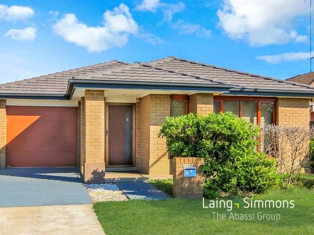 5 Mackay Circuit, NSW 2760
