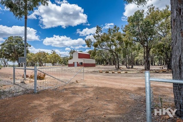 2 Swannell Trail, WA 6056