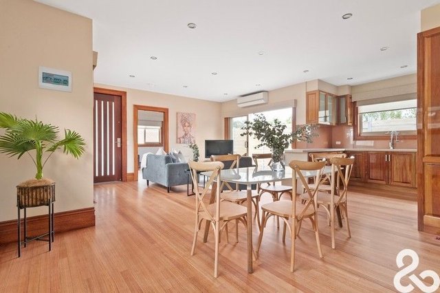 2/6 Blanche Court, VIC 3058