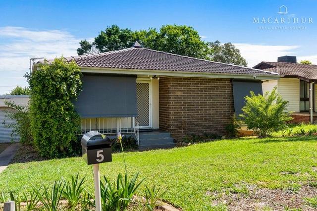 5 Connorton Avenue, NSW 2650