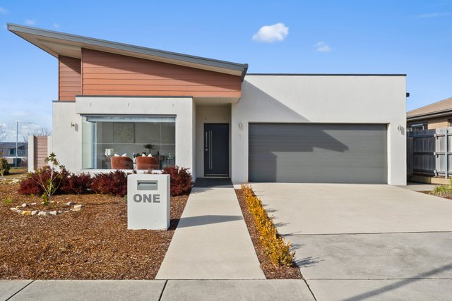 1 Xenica Street, ACT 2611