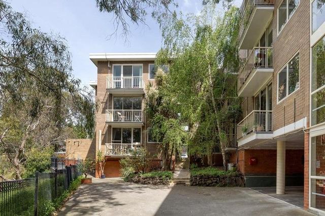 16/272 Barkly Street, VIC 3068