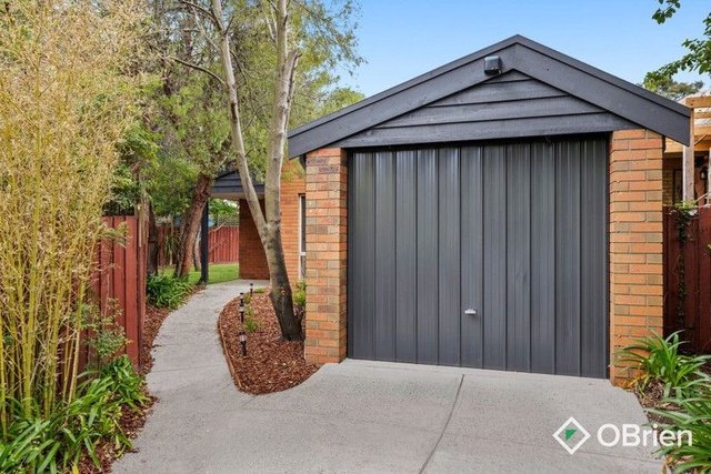 2/13 Poinciana Street, VIC 3199