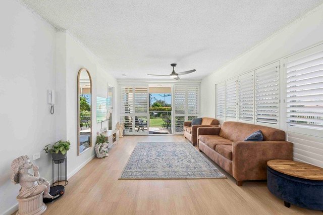 2/130 Marine Parade, QLD 4225