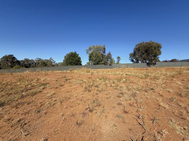 16 Armstrong Place, NSW 2594