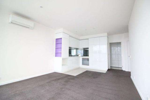 S2409/231 Harbour Esplanade, VIC 3008