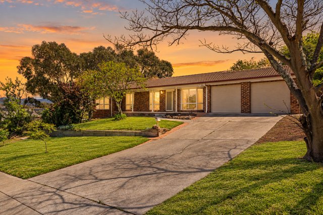 94 Charterisville Avenue, ACT 2906