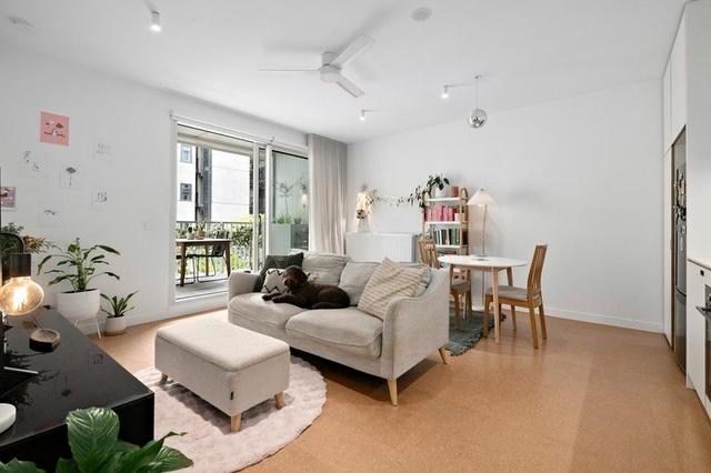 204D/14 Little Miller Street, VIC 3057