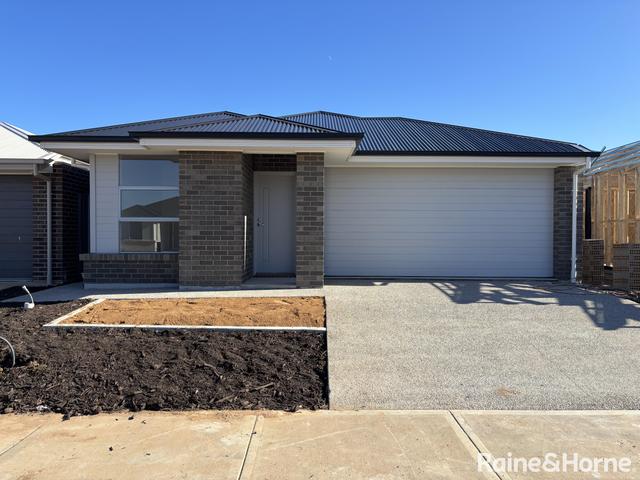 33 Woodhall Way, SA 5115