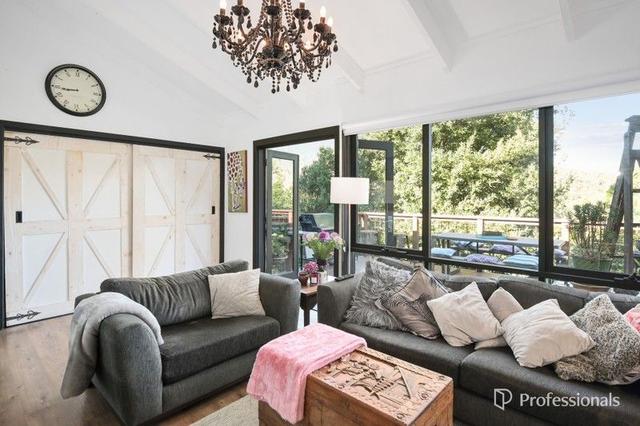 1 Adrienne Court, VIC 3799