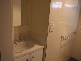 Bathroom (2017-11-15)