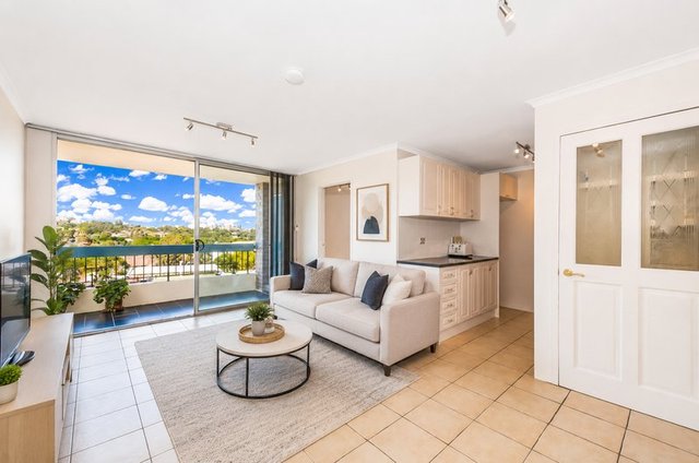 15/57-61 West  Parade, NSW 2114