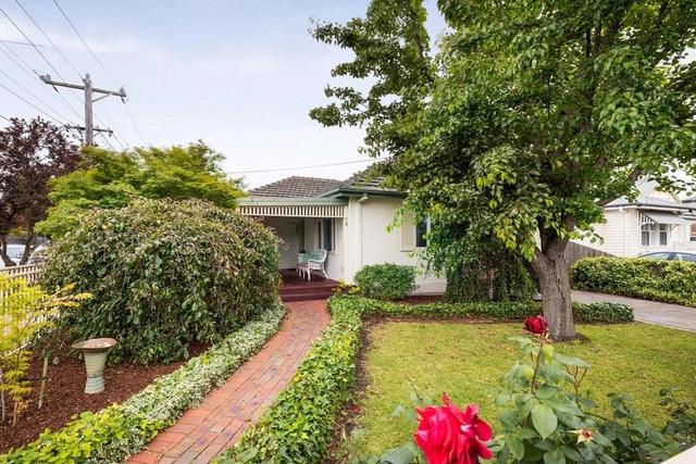 16 Moama Crescent, VIC 3044