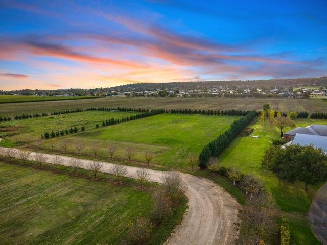 3 (11)/110 Calabria Road, NSW 2680