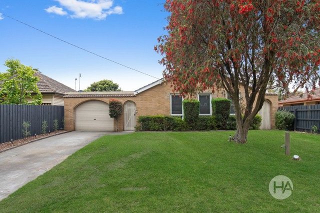 17 Wyuna Street, VIC 3940