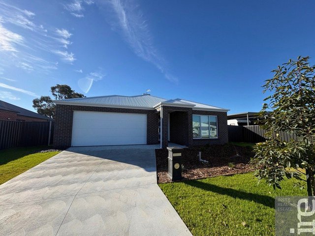 10 Sandalwood Street, VIC 3677