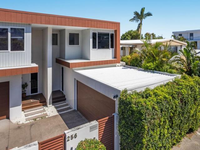 2/256 Bayview Street, QLD 4216