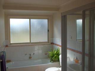 Bathroom (2015-05-03)